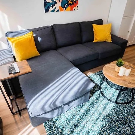 Happy 1 Bedroom - We39c Apartment