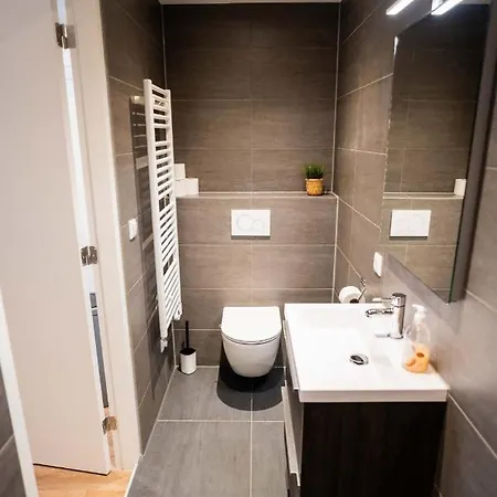 Happy 1 Bedroom - We39c דירה טיל